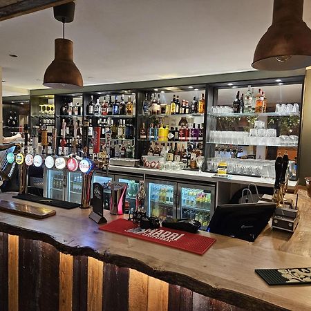 Baildon The Garden Bar Rooms מראה חיצוני תמונה