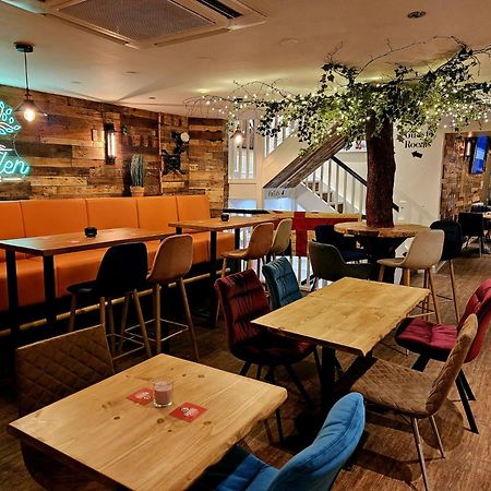 Baildon The Garden Bar Rooms מראה חיצוני תמונה
