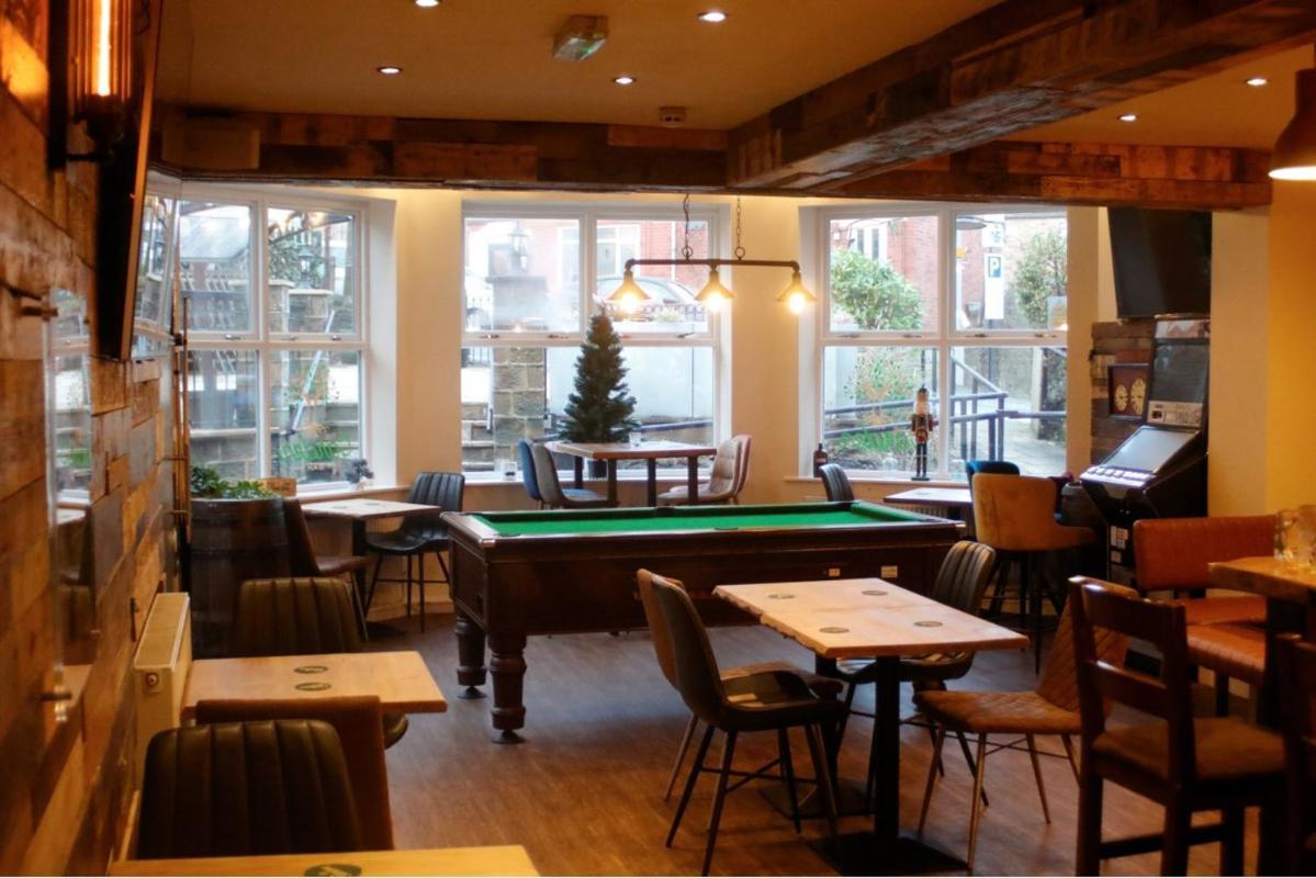Baildon The Garden Bar Rooms מראה חיצוני תמונה