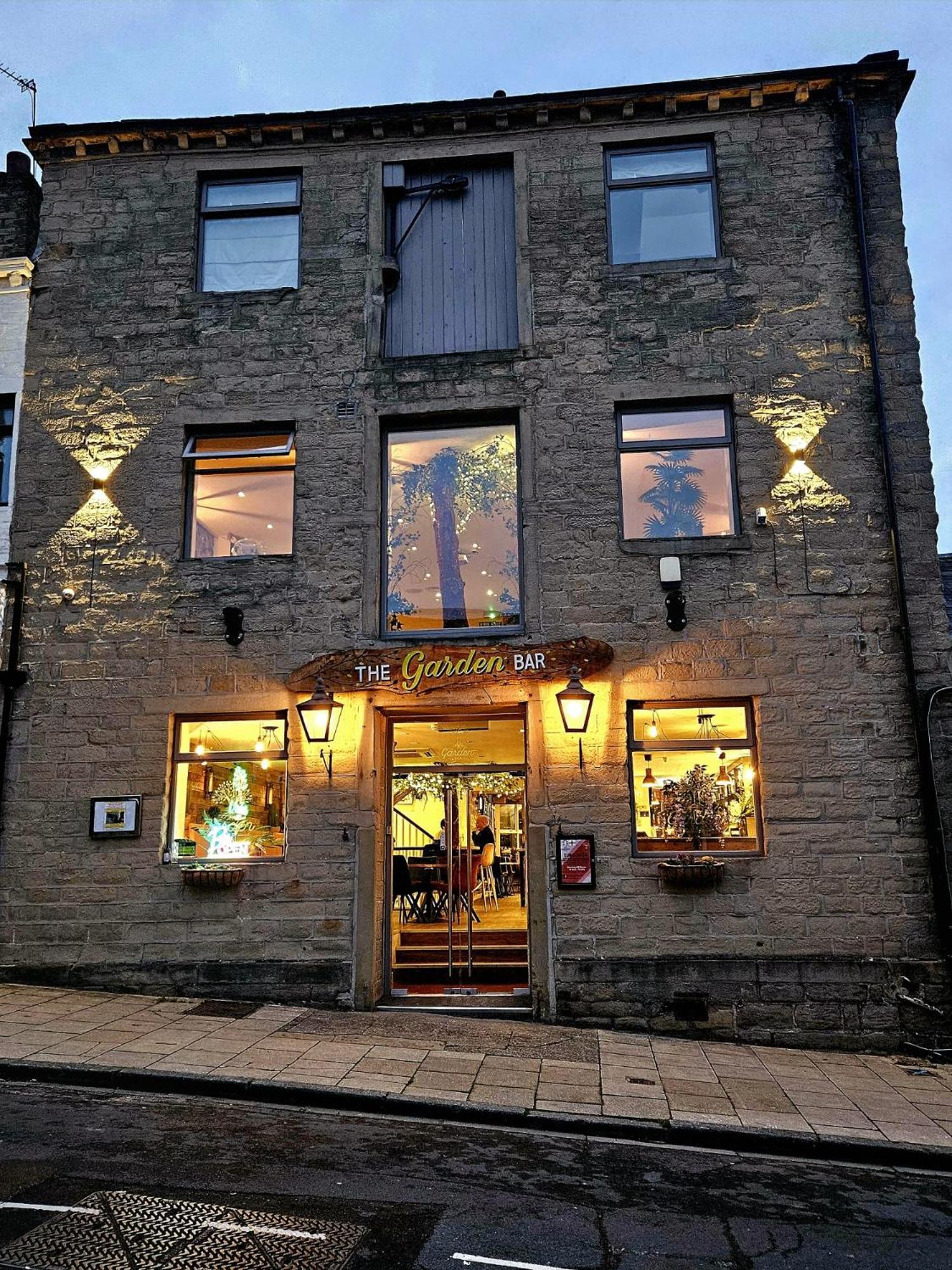 Baildon The Garden Bar Rooms מראה חיצוני תמונה